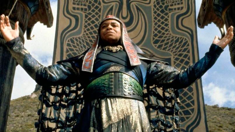 Imagen que contiene persona, hombre, sostener, parado

El contenido generado por IA puede ser incorrecto.