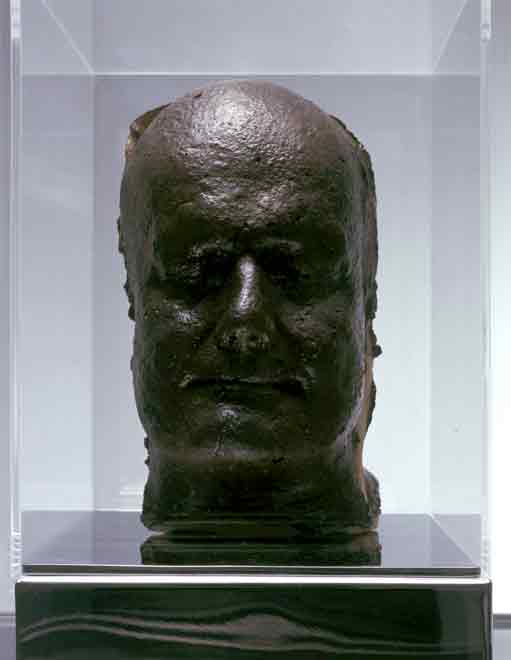 Marc-Quinn-Shit-Head-1997.jpg